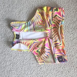 Size 7/8 CL KK leo top